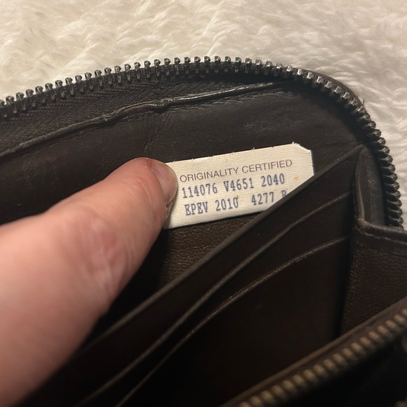 Authentic Bottega Vaneta Nappa Intrecciato Zip Around Wallet - Picture 9 of 13